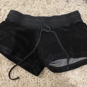 Hard tail shorts